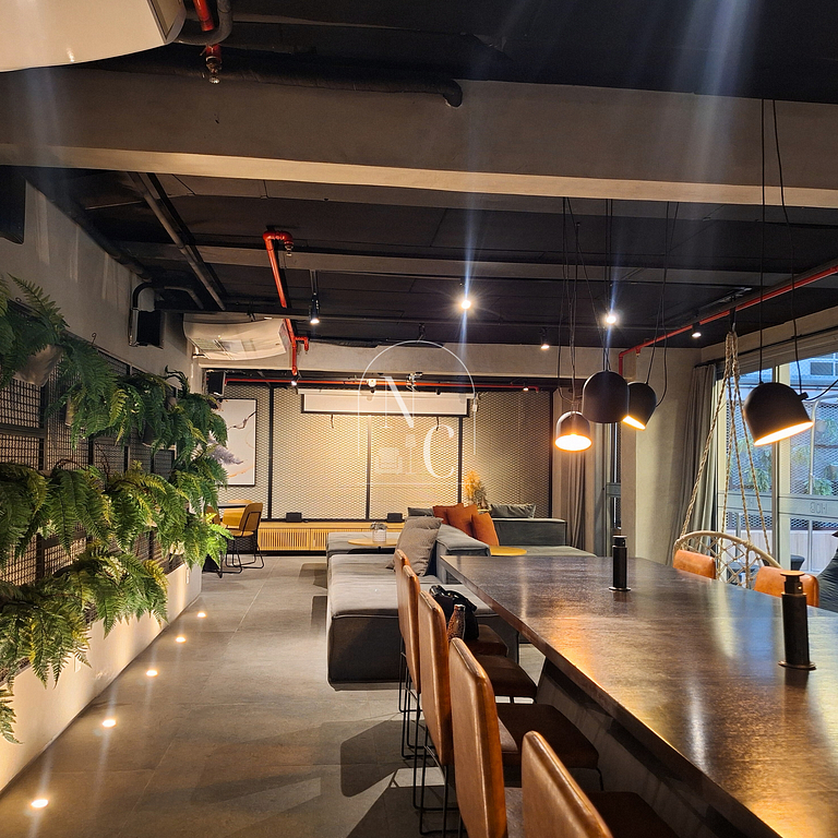 Studio with pool and gym | Airport and Subway st