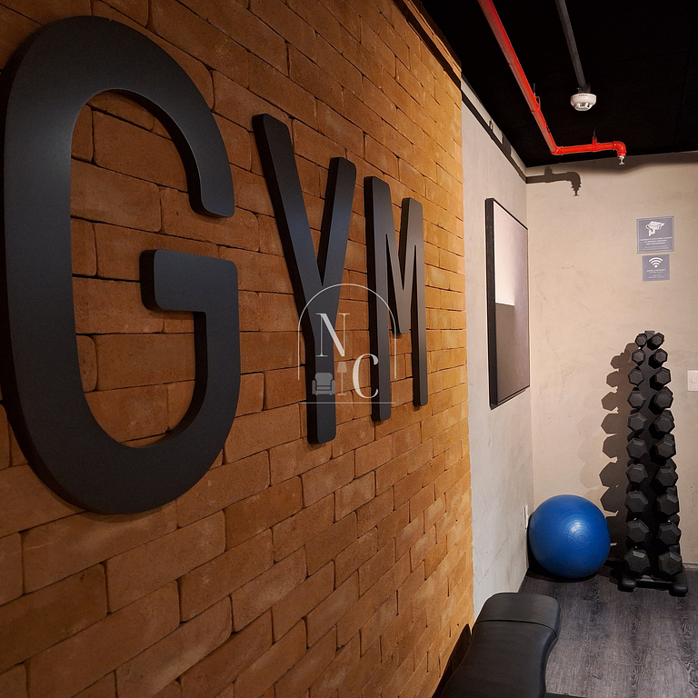 Studio with pool and gym | Airport and Subway st