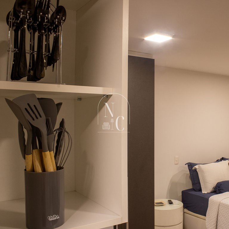 Stylish Studio•Pool, Gym, A/C•Walk Arcos & Metro
