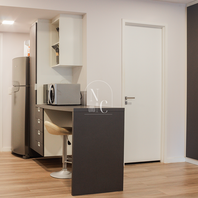 Stylish Studio•Pool, Gym, A/C•Walk Arcos & Metro