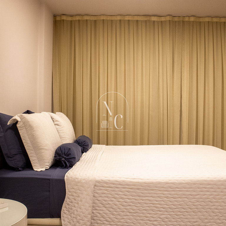 Stylish Studio•Pool, Gym, A/C•Walk Arcos & Metro