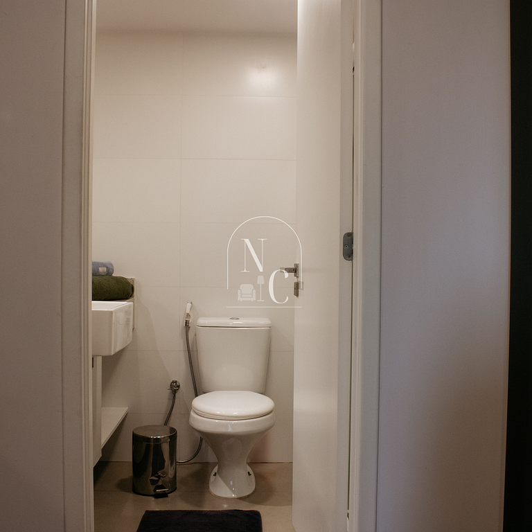 Stylish Studio•Pool, Gym, A/C•Walk Arcos & Metro